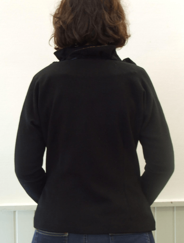 Veste crêpe de laine et col en soie colorée