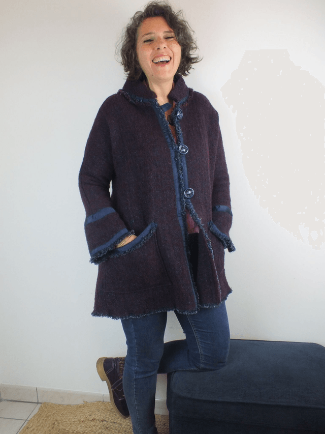 Veste bleue et rouge