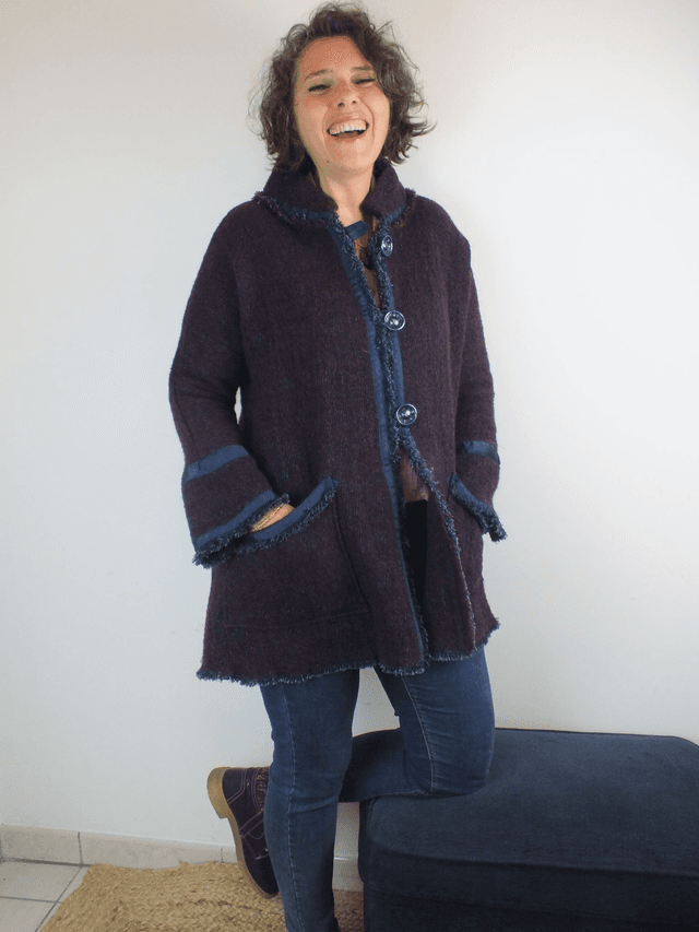 Veste bleue et rouge